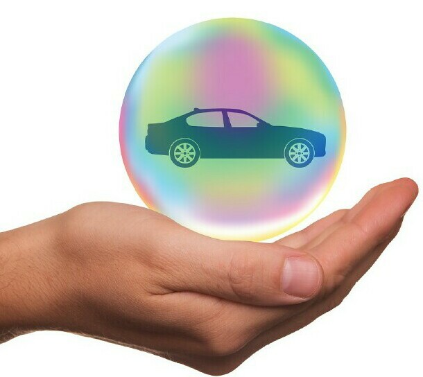 Drivers reviewing Texas insurance options